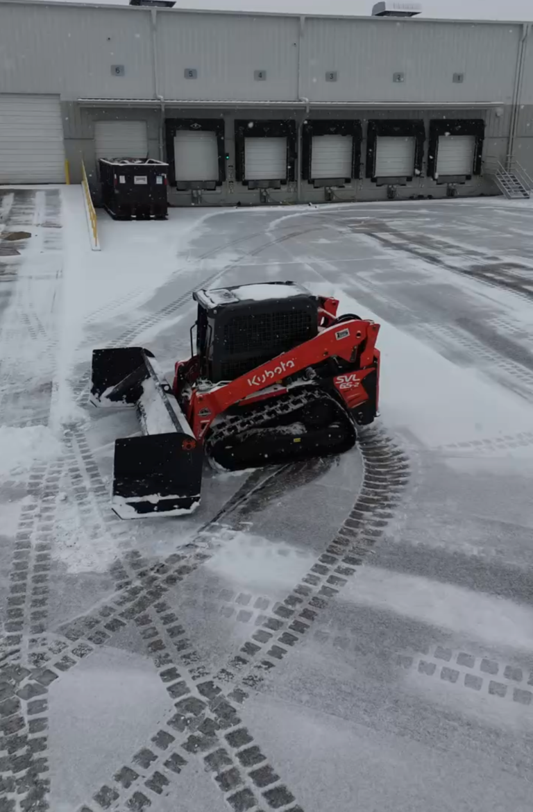 Commercial snow removal in Cincinnati Ohio. Warehouse Snow removal cincinnati